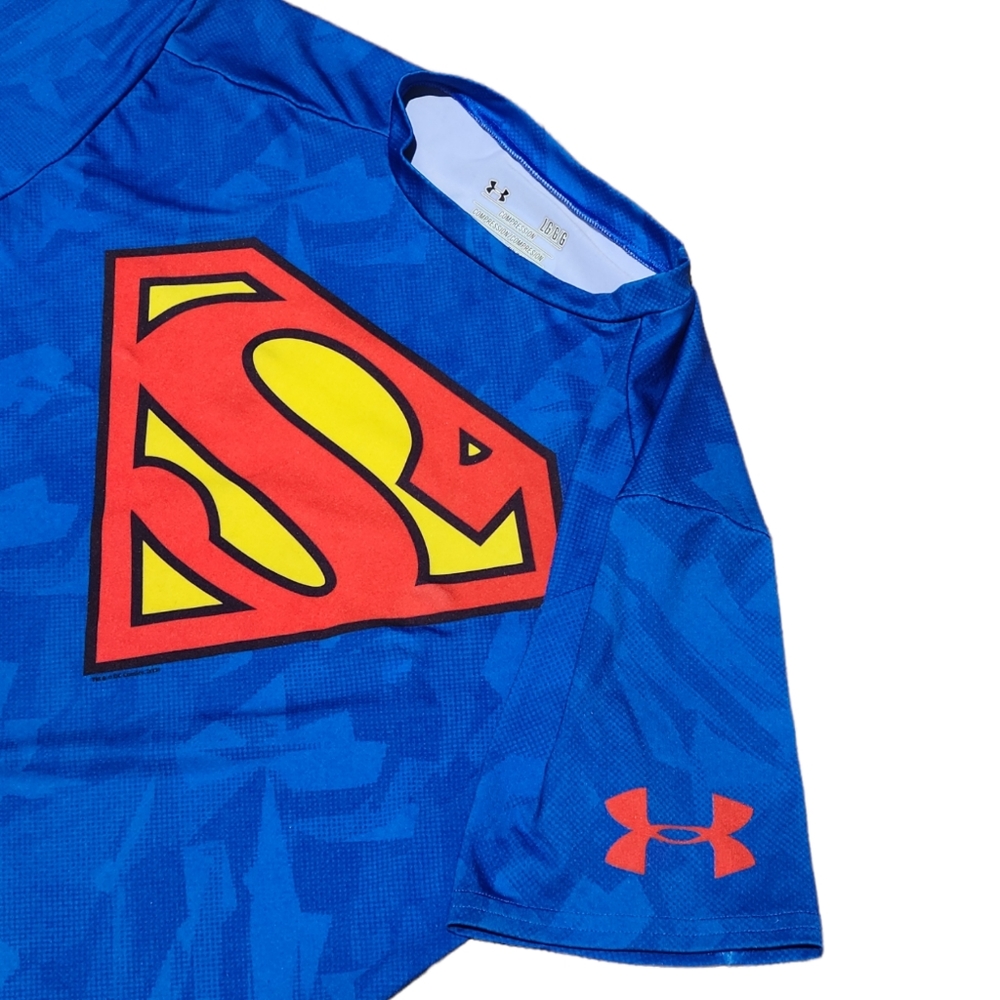 Boys Under Armour heat gear compression Large Superman Shirt